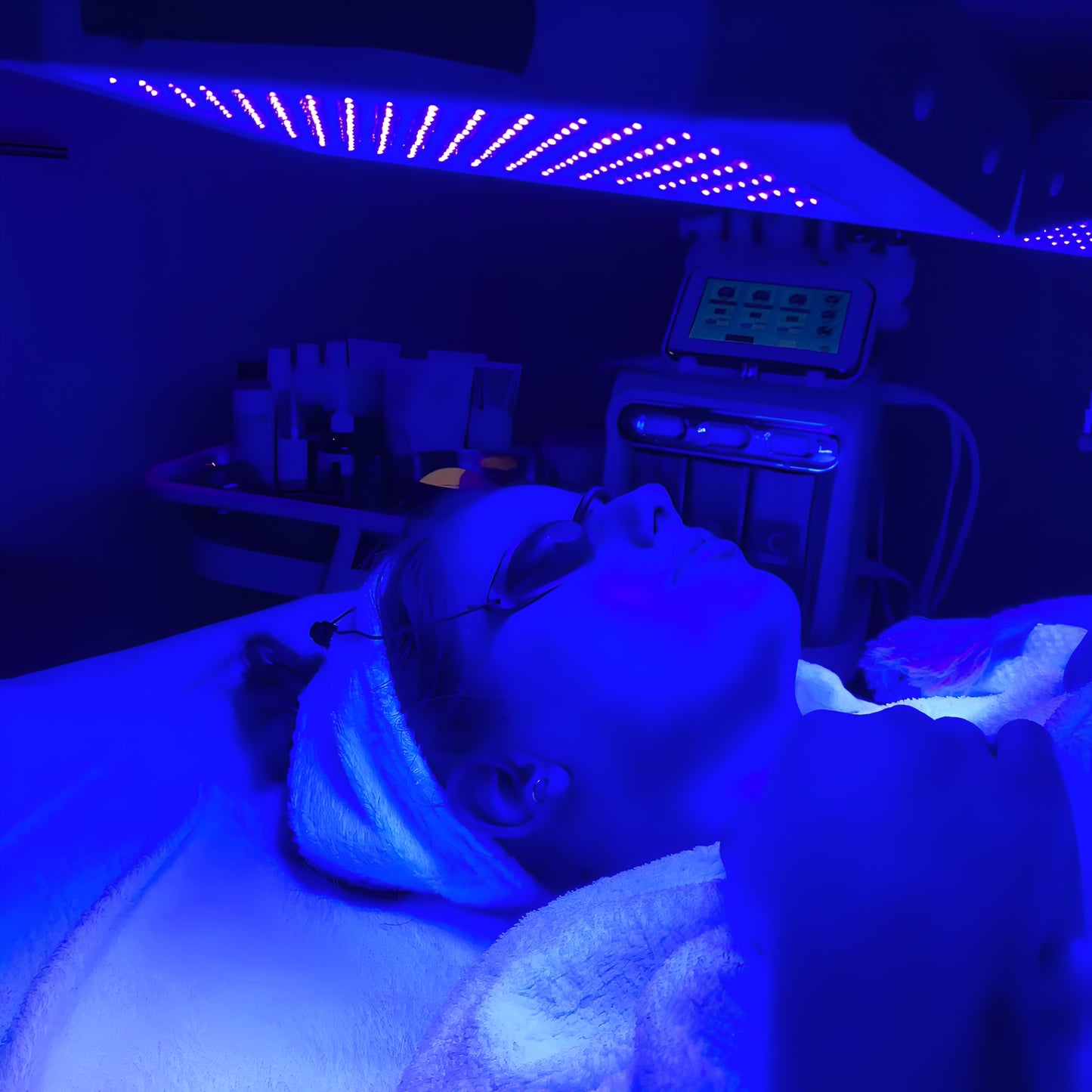 Professional Red Light Therapy Panel for Skin Healing after Laser Procedures Red Blue Yellow Light Therapy PDT KN-7000A