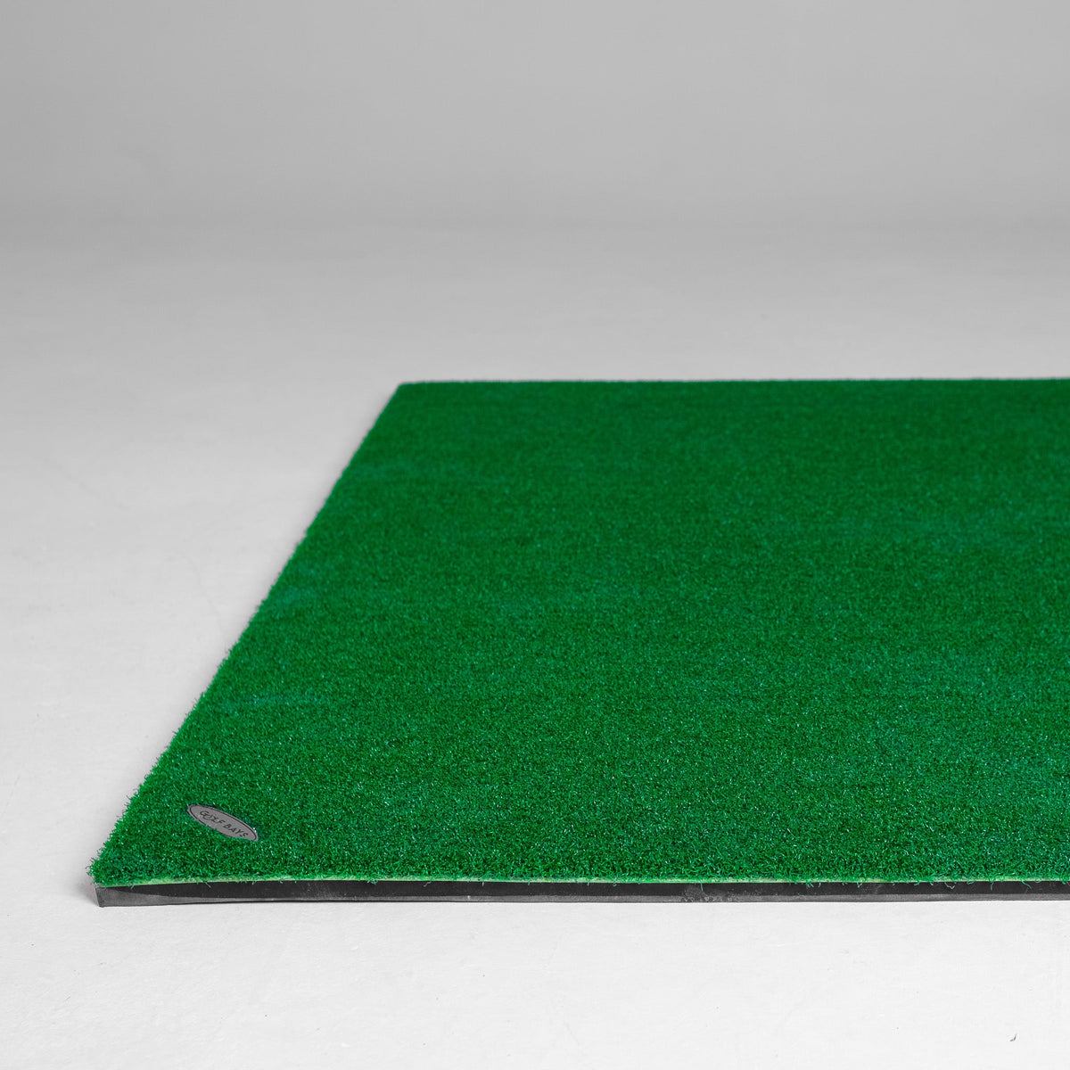 GolfBays Standard Golf Hitting Mat – 4'11" × 4'11" Synthetic Turf