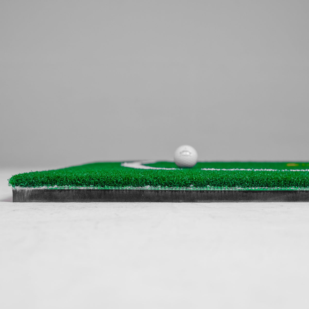 GolfBays Academy Golf Hitting Mat – 4'11" × 4'11" with Alignment Guides